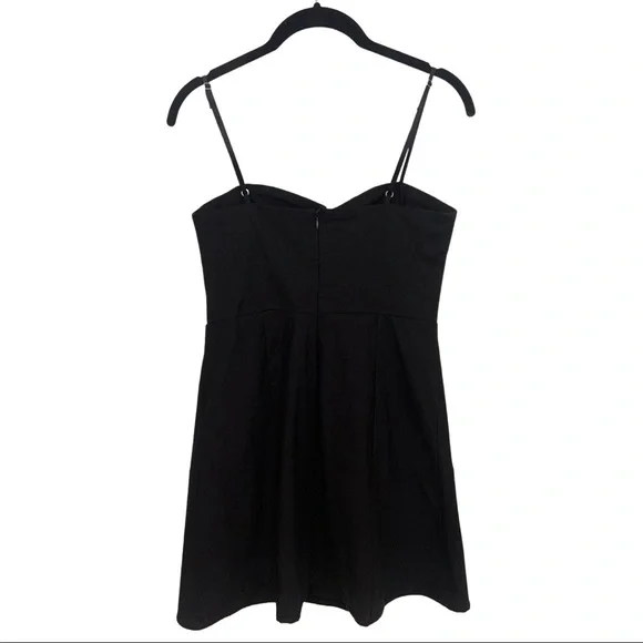 Sleeveless Lace Up Chest Mini Dress - Picture 2 of 4